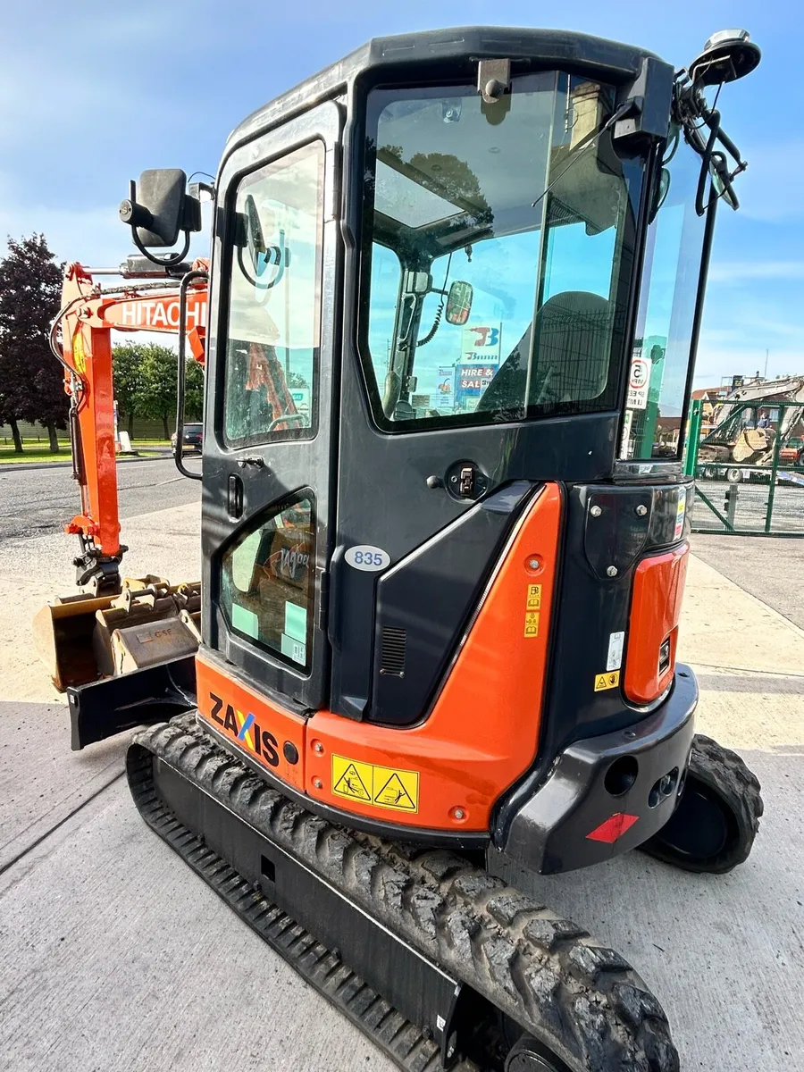 2018 Hitachi Digger - Image 2