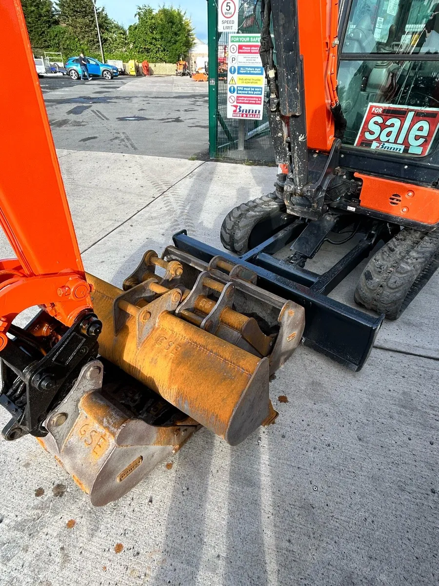 2018 Hitachi Digger - Image 3