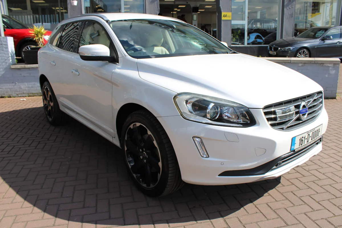 VOLVO XC60 2.0D4 CROSS COUNTRY 5DR ESTATE AUTO - Image 2