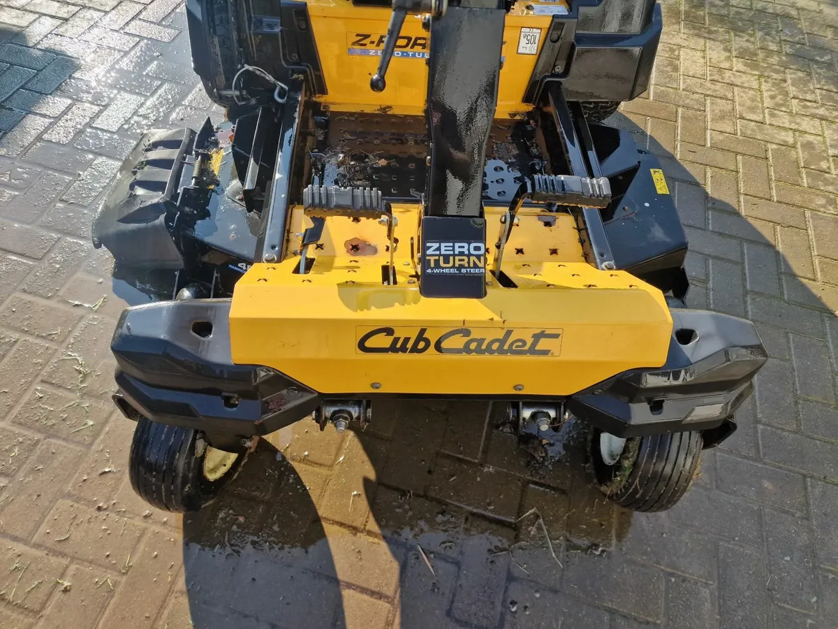 Cub cadet zero turn ride on mower lawnmower - Image 1