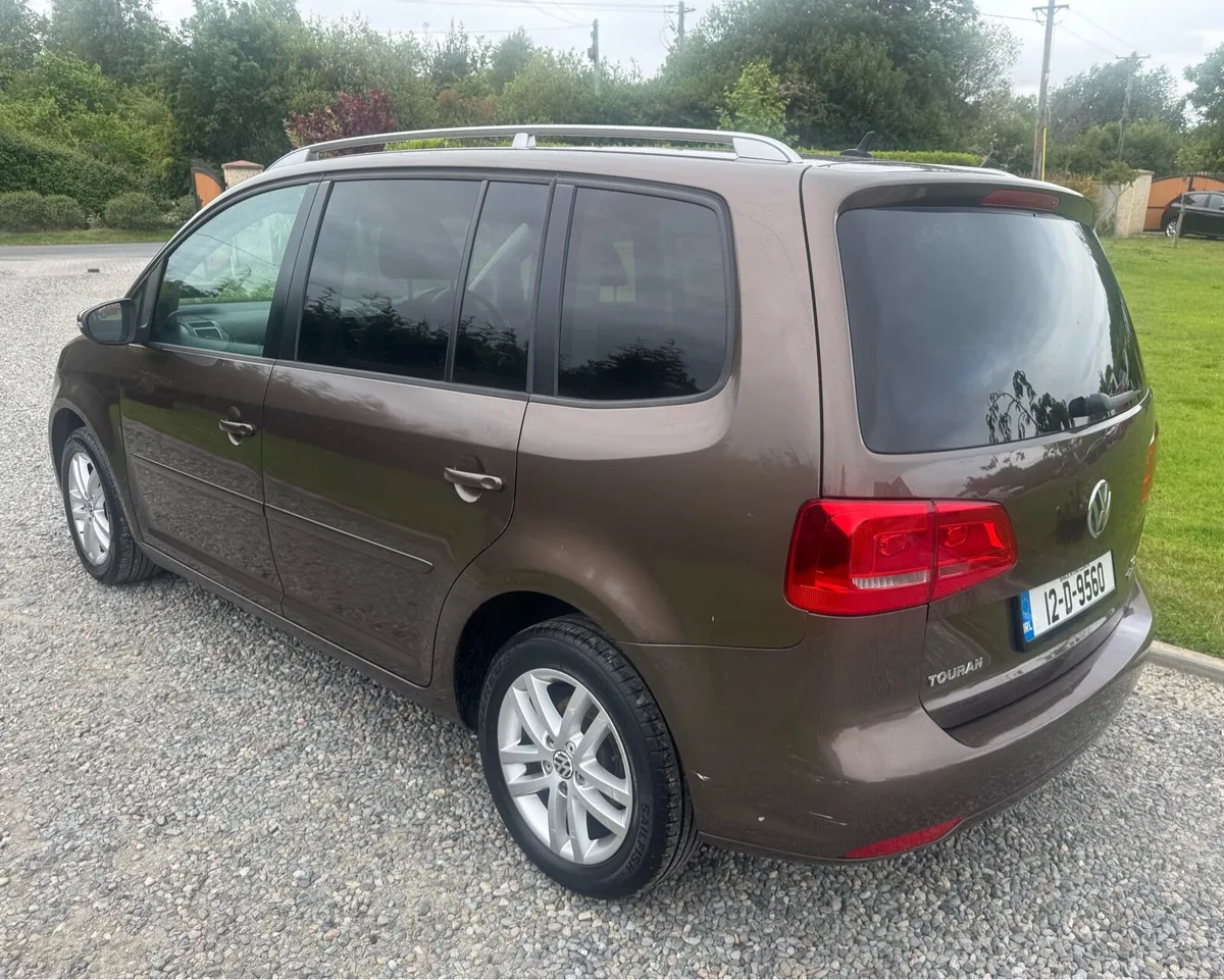 Volkswagen Touran - Image 4