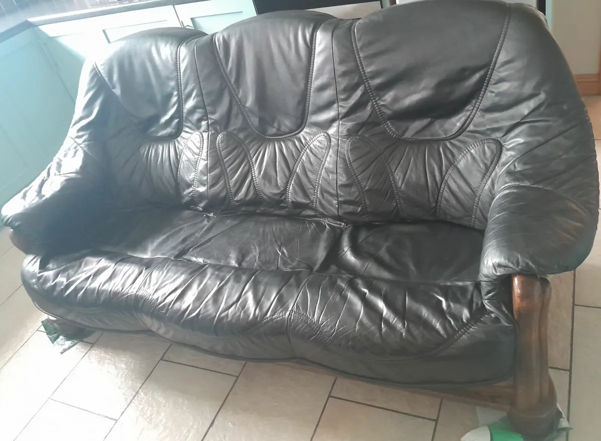 Black leather sofa & 2 arm chairs - Image 1