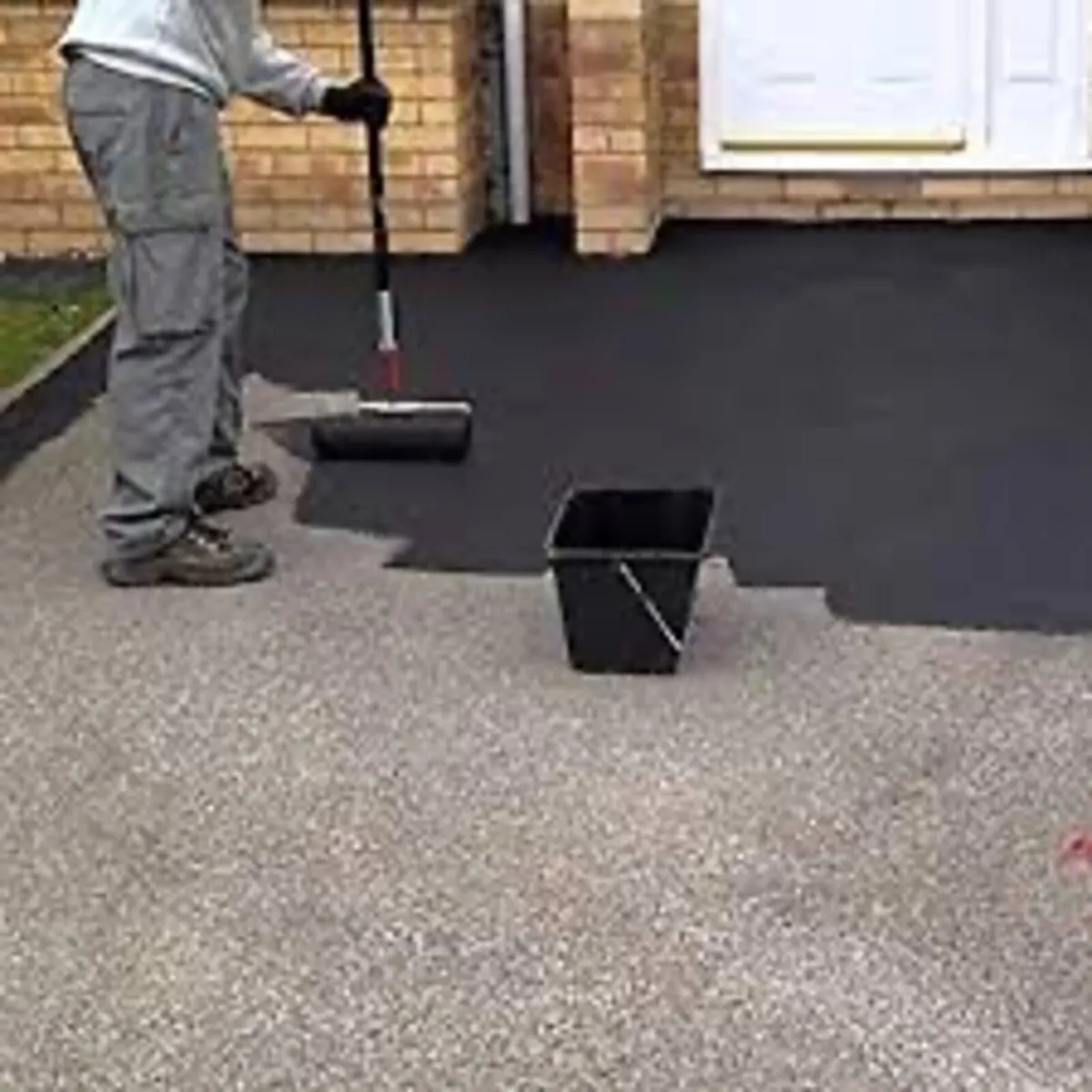 Roof/driveway paint - Image 4