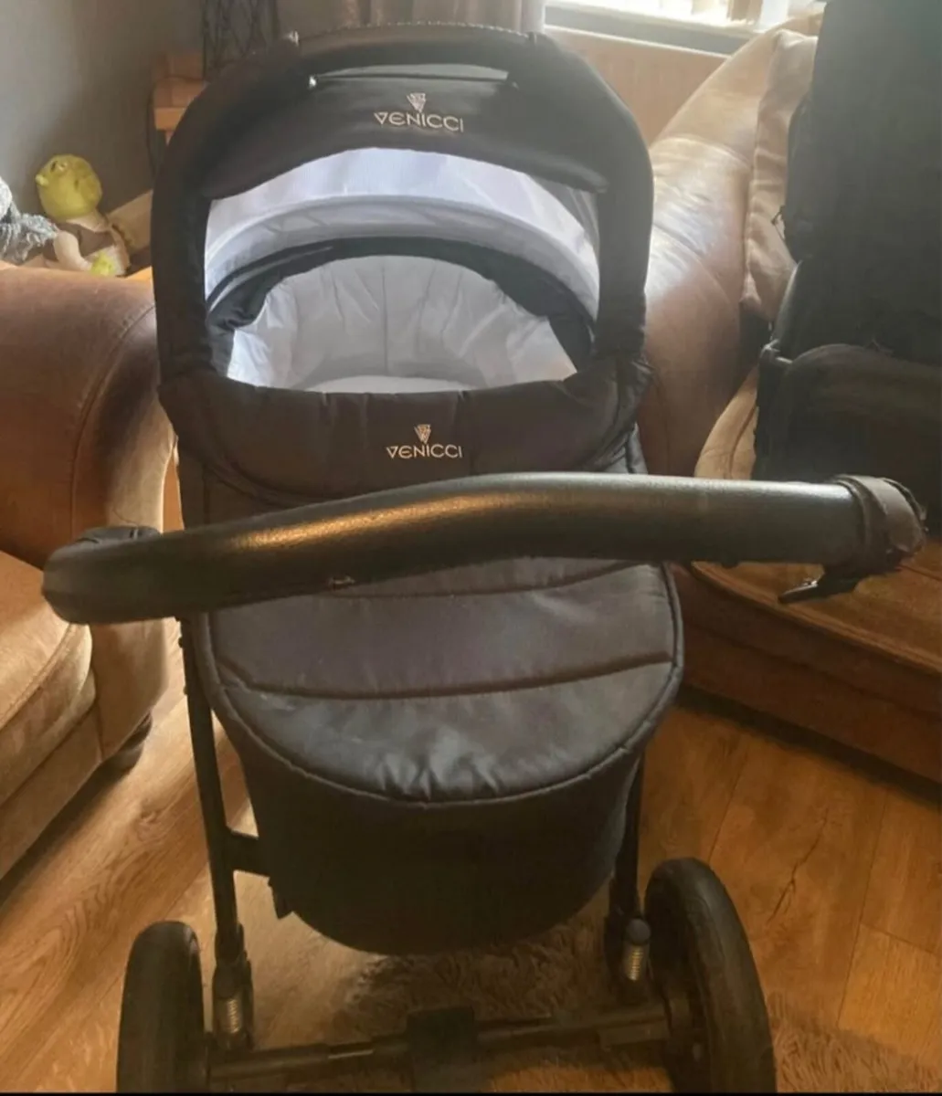 Pram - Image 2