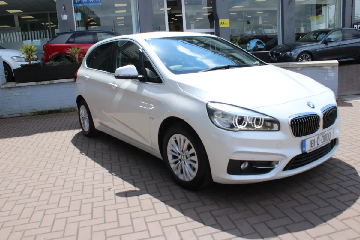 BMW 218D SE LUXURY 5DR ESTATE AUTOMATIC - Image 1