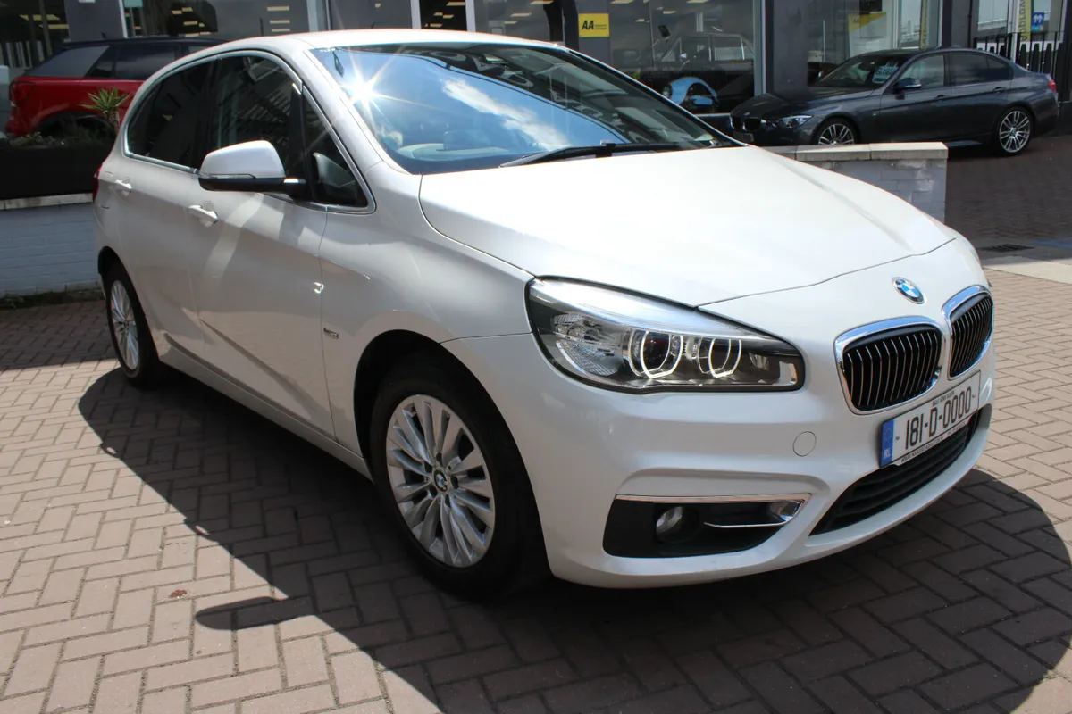 BMW 218D SE LUXURY 5DR ESTATE AUTOMATIC - Image 2
