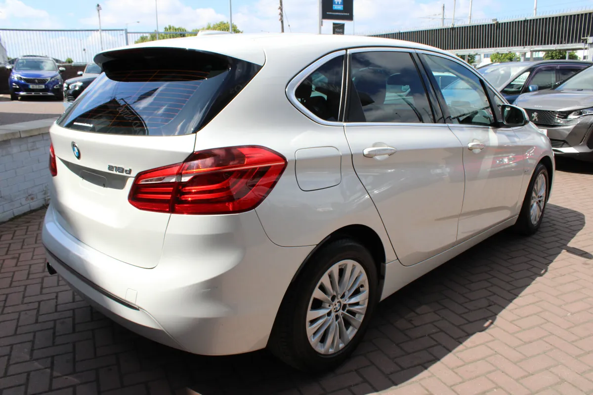 BMW 218D SE LUXURY 5DR ESTATE AUTOMATIC - Image 4