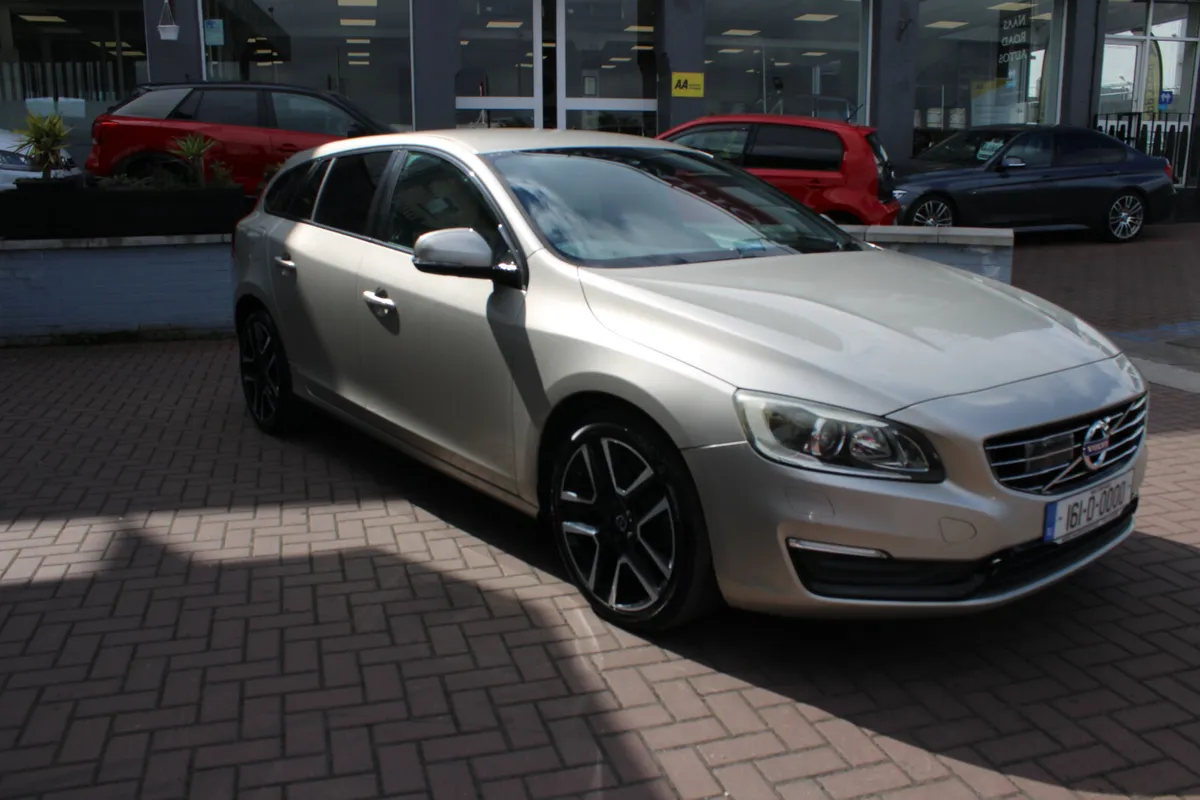 VOLVO V60 D4 SE LUXURY 5DR ESTATE AUTOMATIC - Image 1