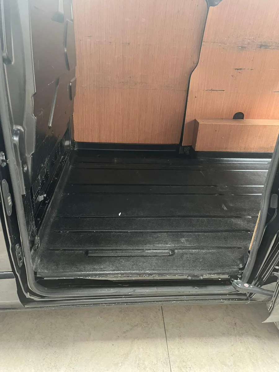 Ford Transit Custom 2021 - Image 4