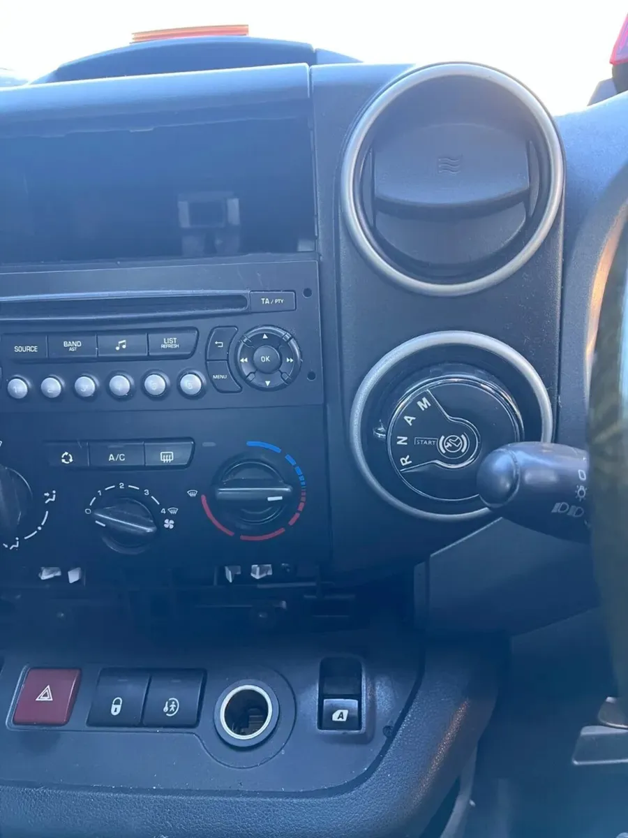 Peugoet Partner 1.6 Diesel Automatic - Image 3