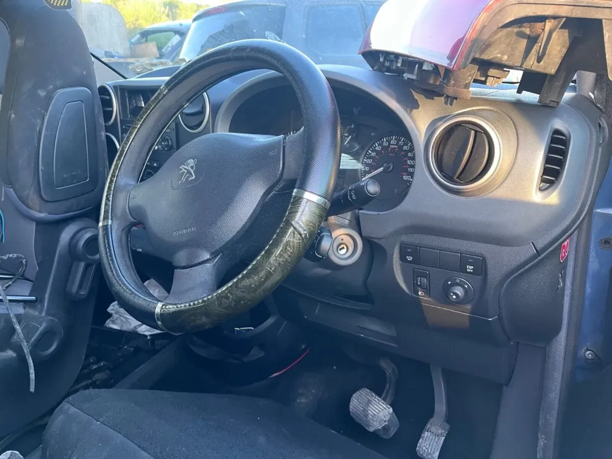 Peugoet Partner 1.6 Diesel Automatic - Image 4