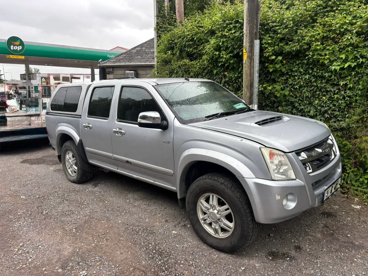 11 Isuzu no damage - Image 2