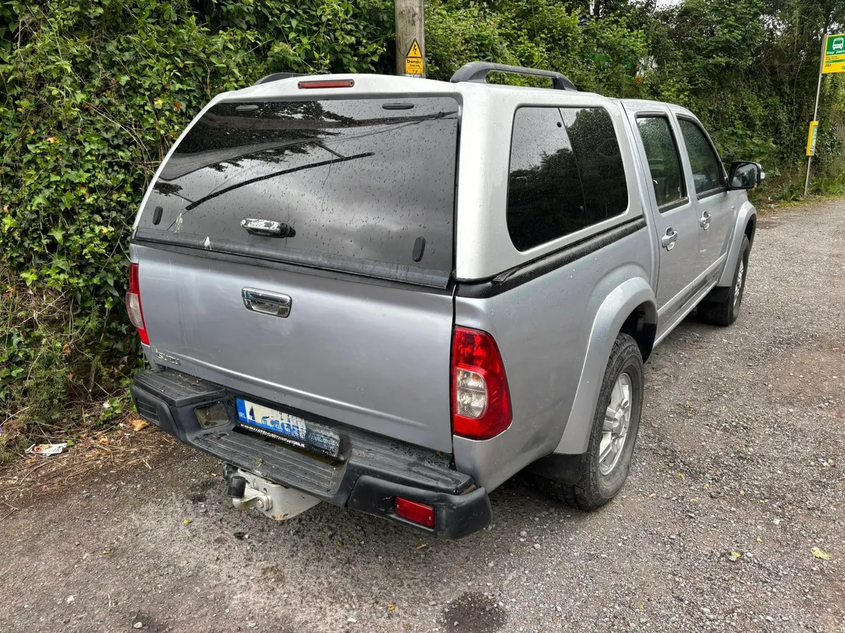 11 Isuzu no damage - Image 3