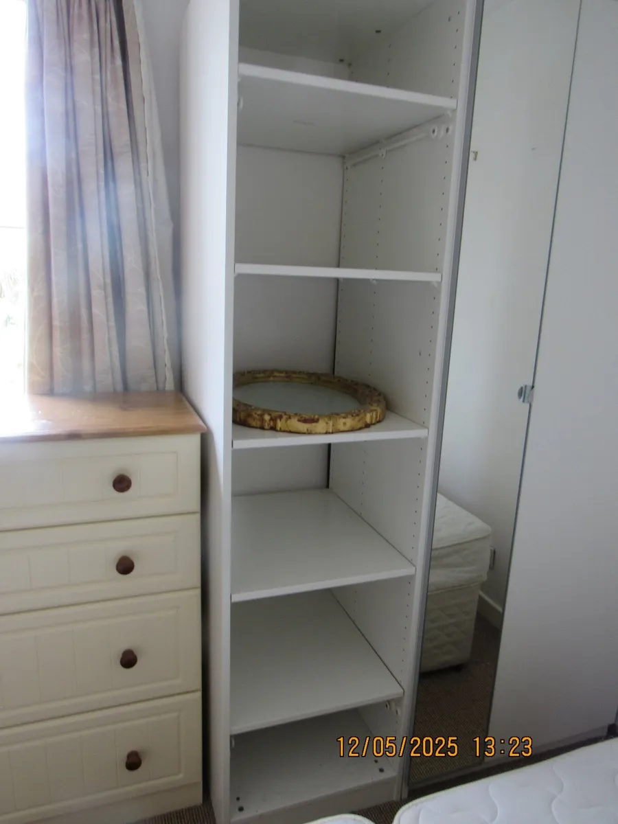 Contents of House - Image 4