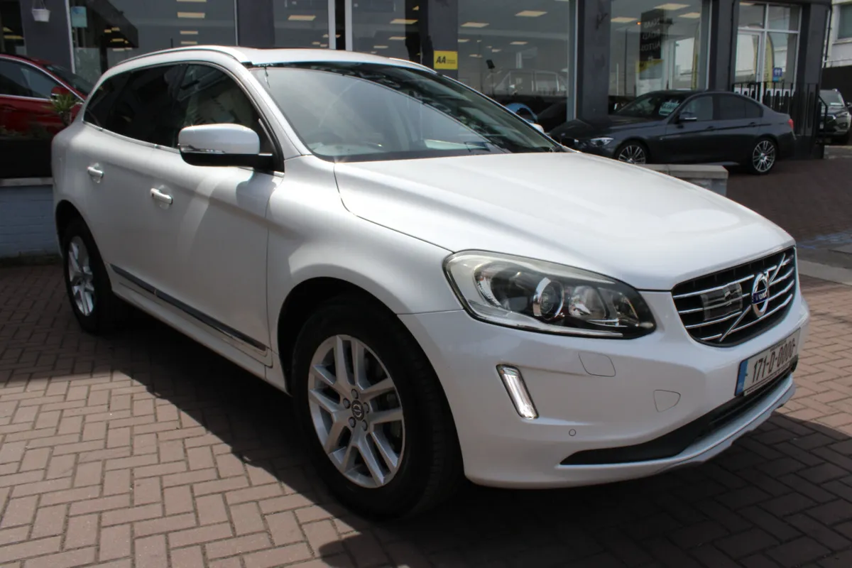VOLVOXC602.0D4 CROSS COUNTRY 5DR ESTATE AUTOMATIC - Image 2