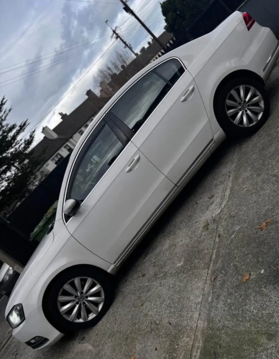 VW Passat 2.0 HIGHLINE - Image 4