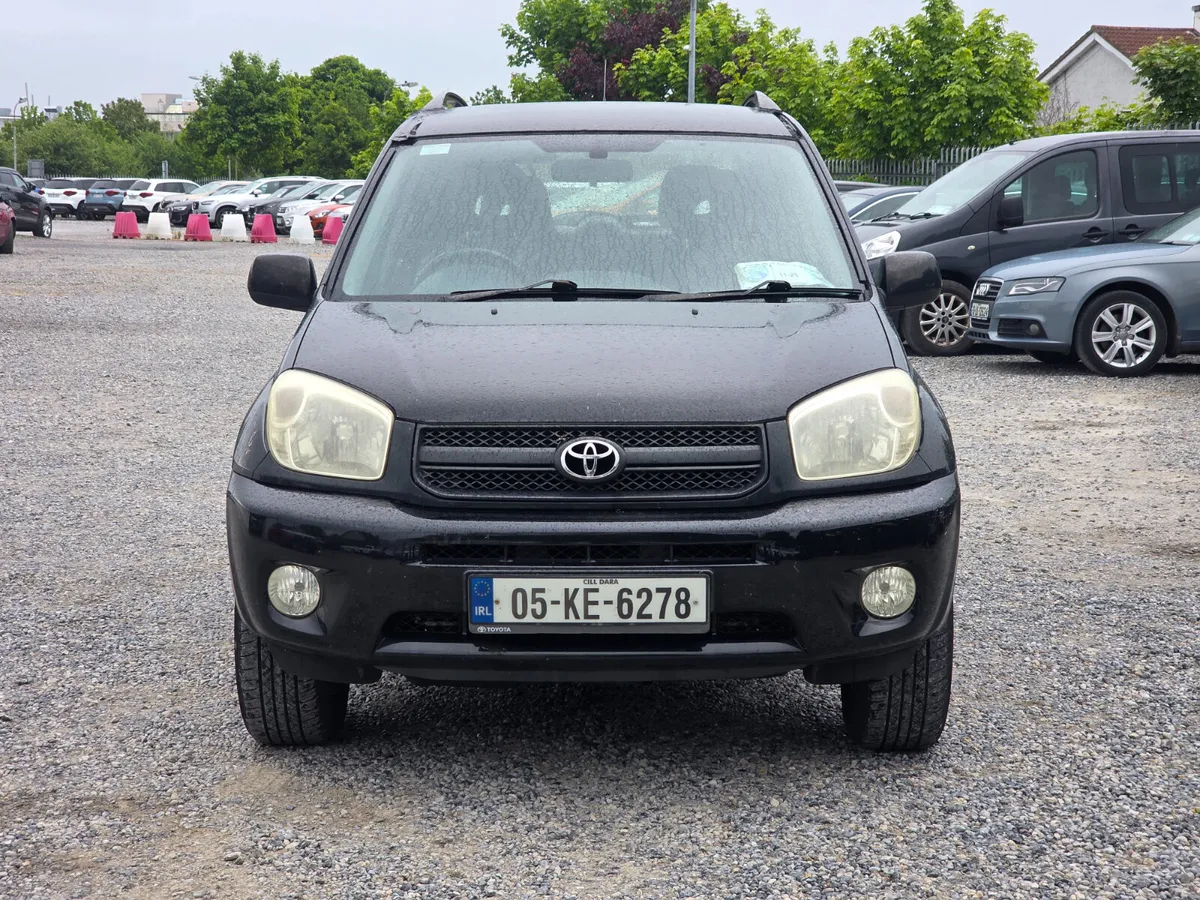 Toyota RAV4 2005 - Image 2