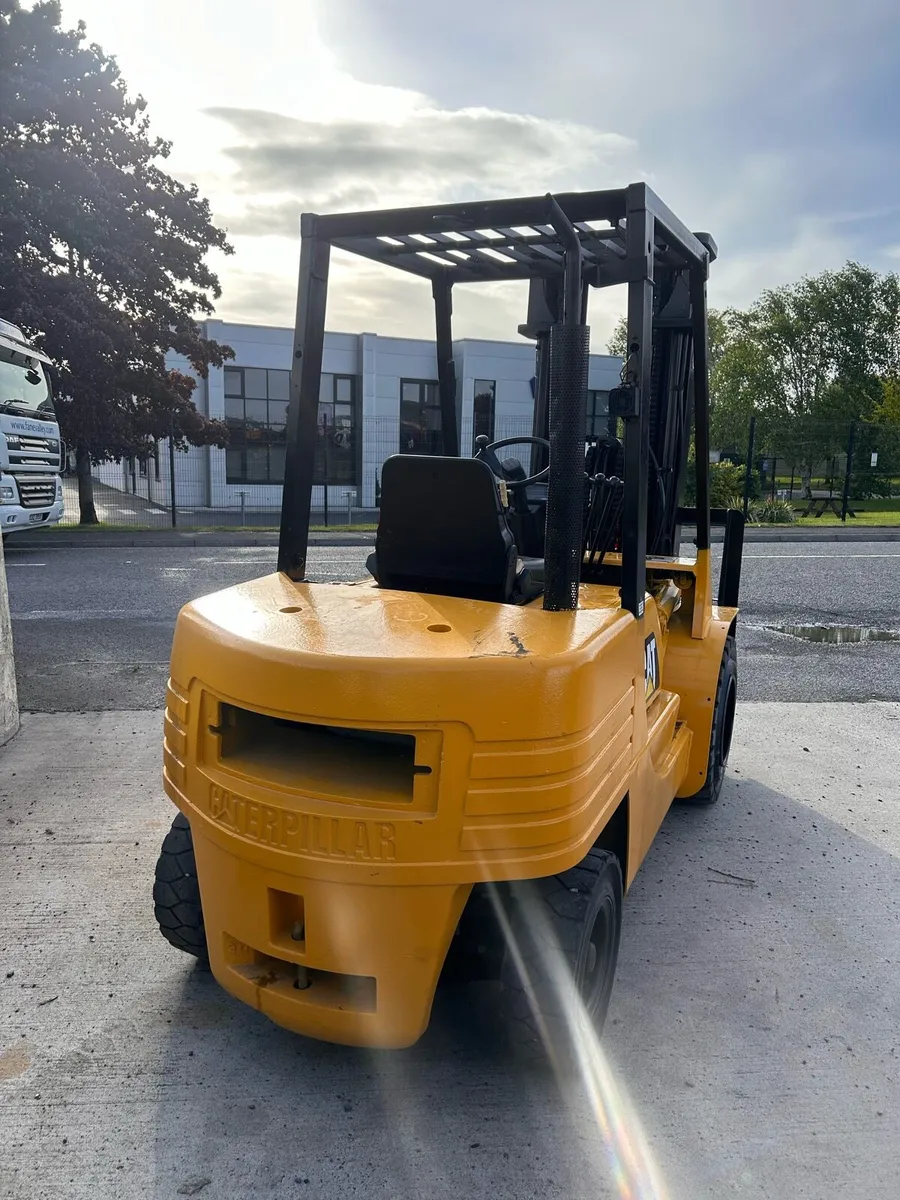 CAT Forklift - Image 3