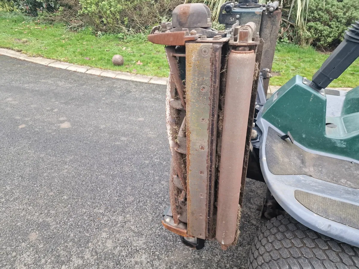 Hayter 35hp ride on mower lawnmower - Image 4