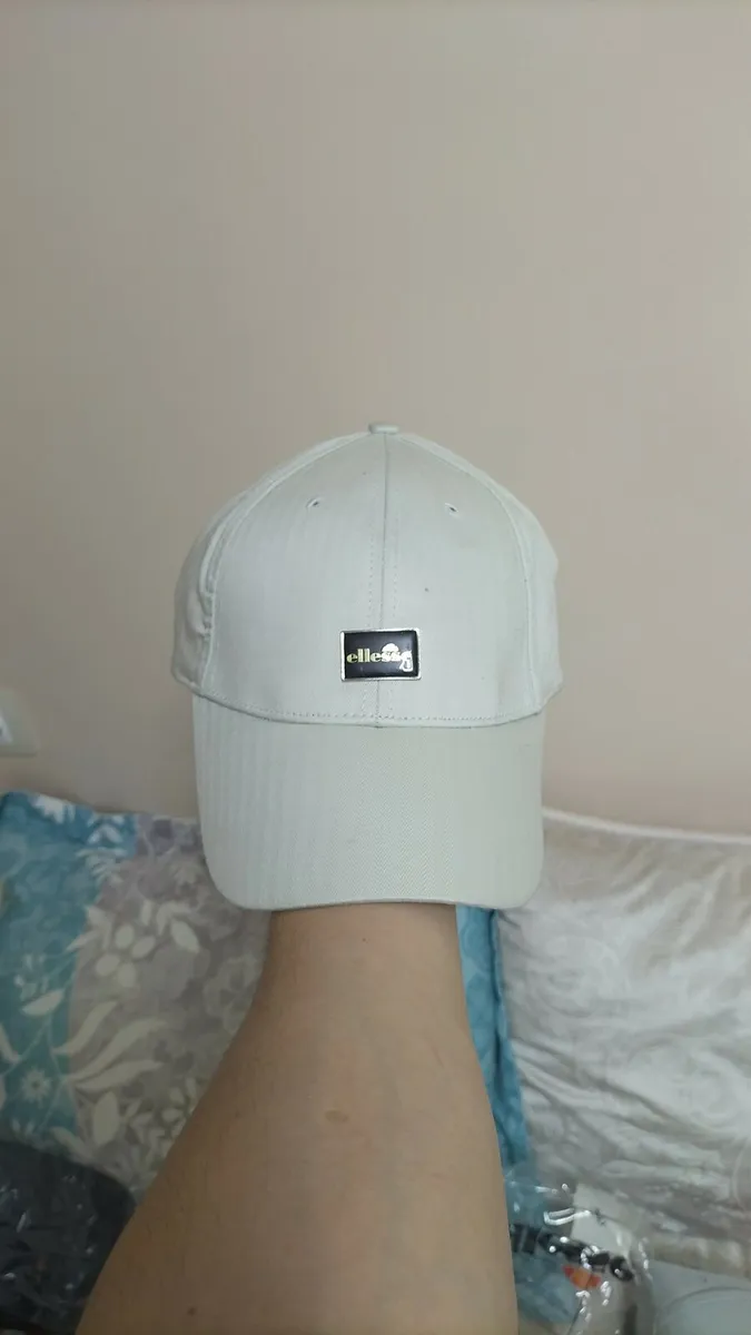 Men's hats - Image 1
