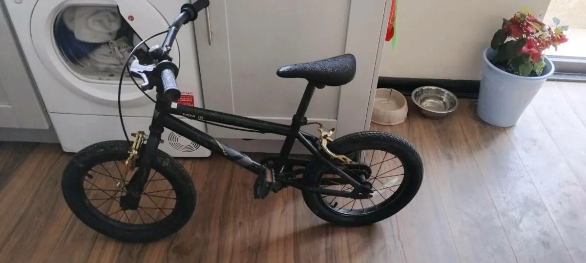 Bikes of various sizes and condition - Image 2