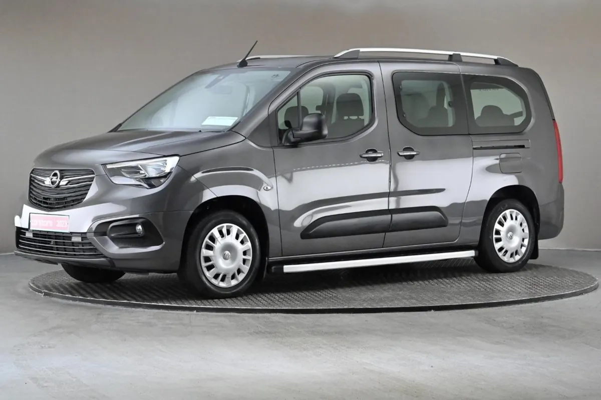 Opel Combo E Edition Plus 7seats 360 Camera roof - Image 4