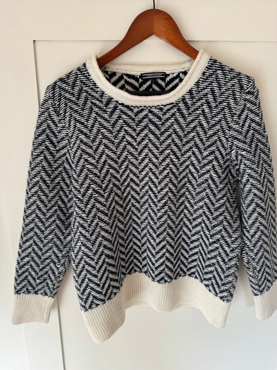 Tommy Hilfiger sweater - Image 1