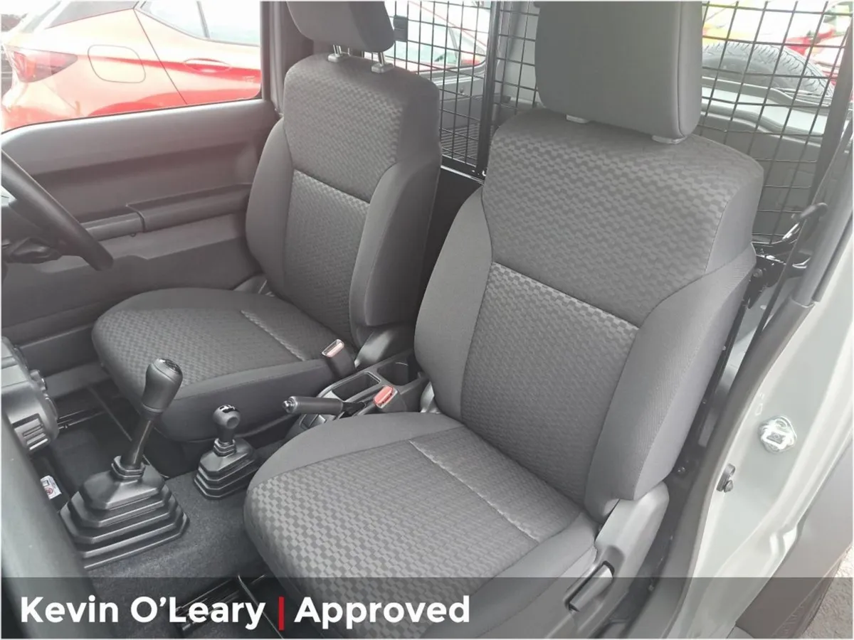 Suzuki Jimny 1.5 LCV - Image 4