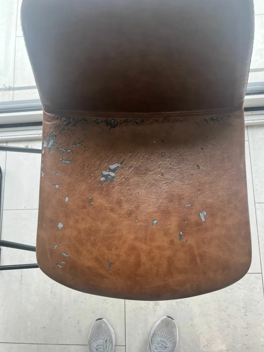 FREE  Bar chairs - Image 3