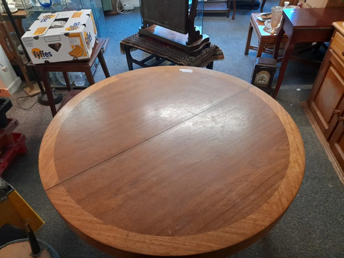 Extendable table