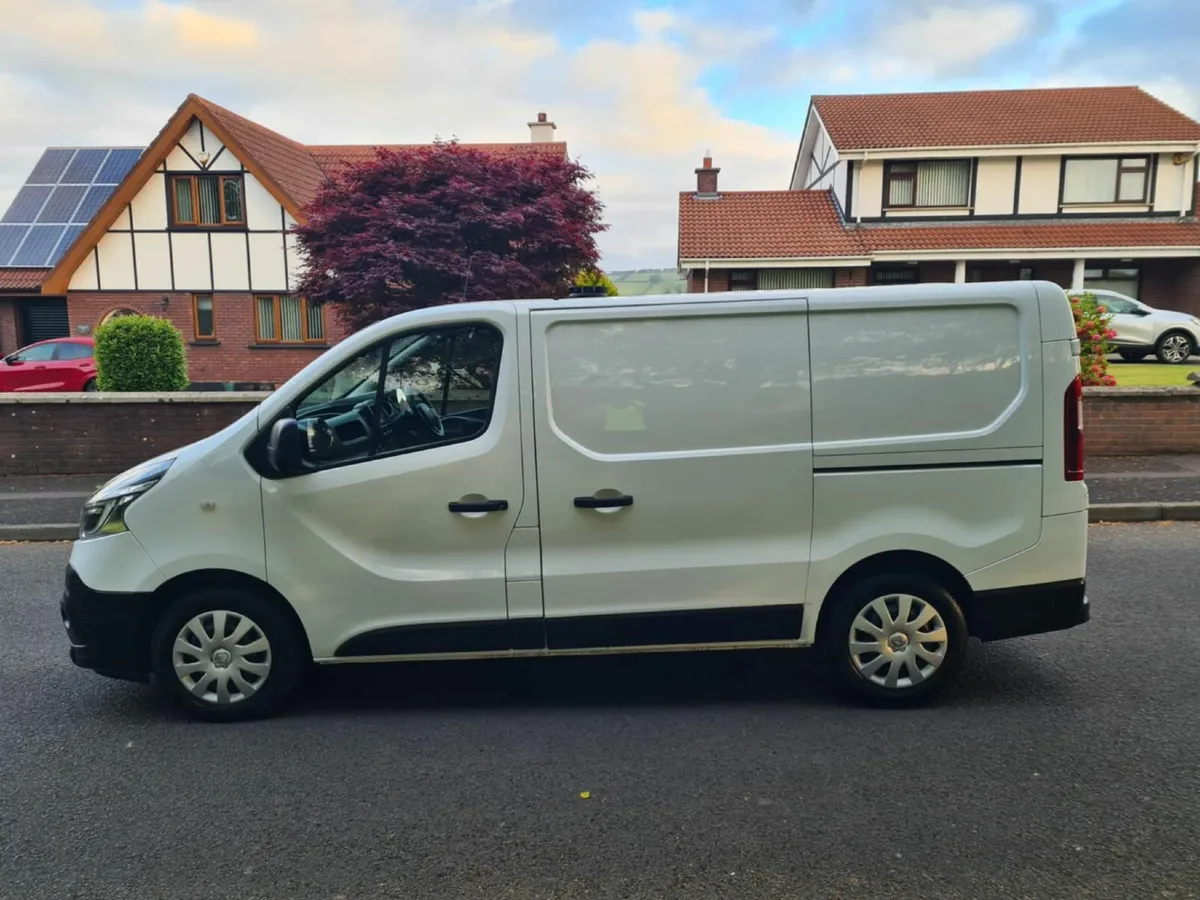 2021 Renault Trafic 2.0 DCI Business+ Energy - Image 2