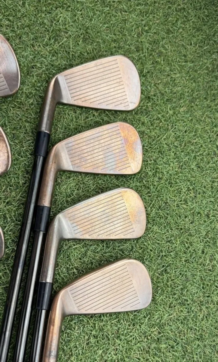TAYLORMADE P790 2023 AGED COPPER IRONS / 4-PW - Image 4
