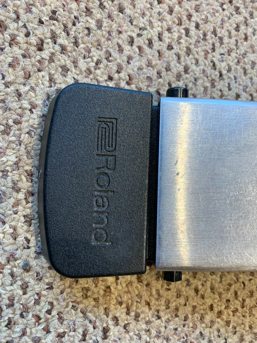 ROLAND FD-1 HI-HAT PEDAL - Image 4