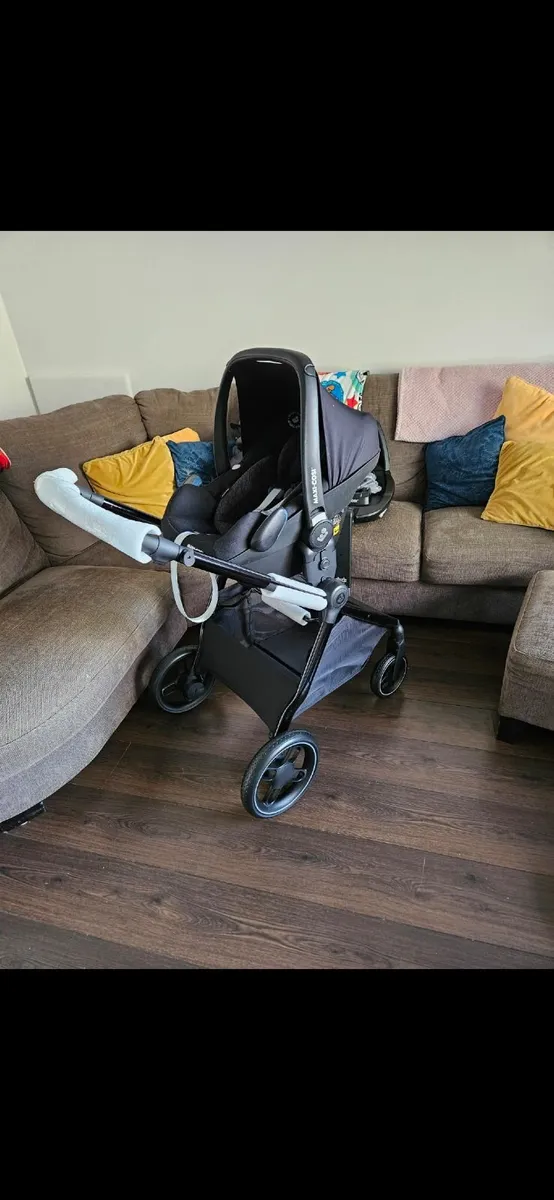 Maxi-Cosi Travel System - Image 2