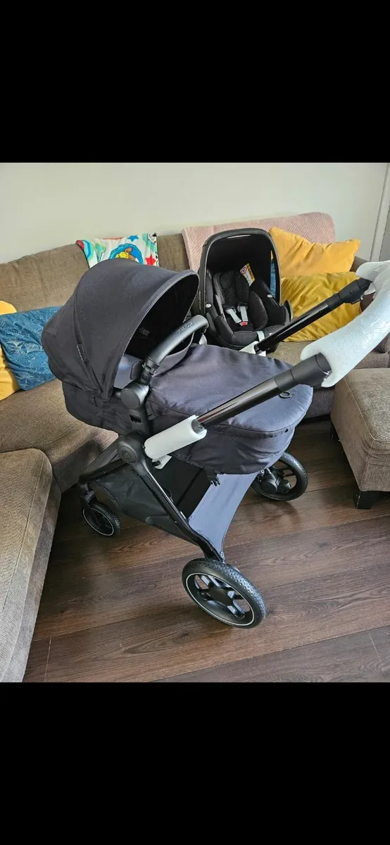 Maxi-Cosi Travel System - Image 4