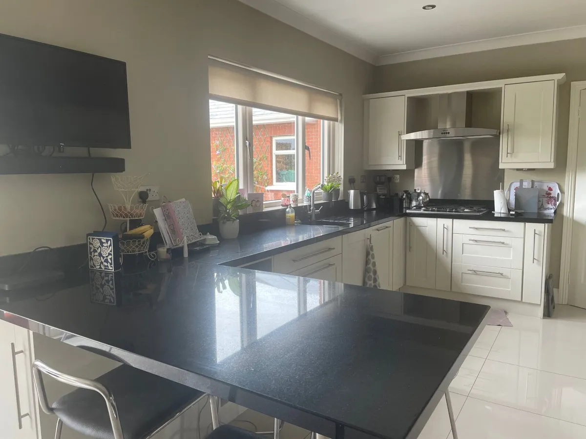 Granite worktop - Image 1