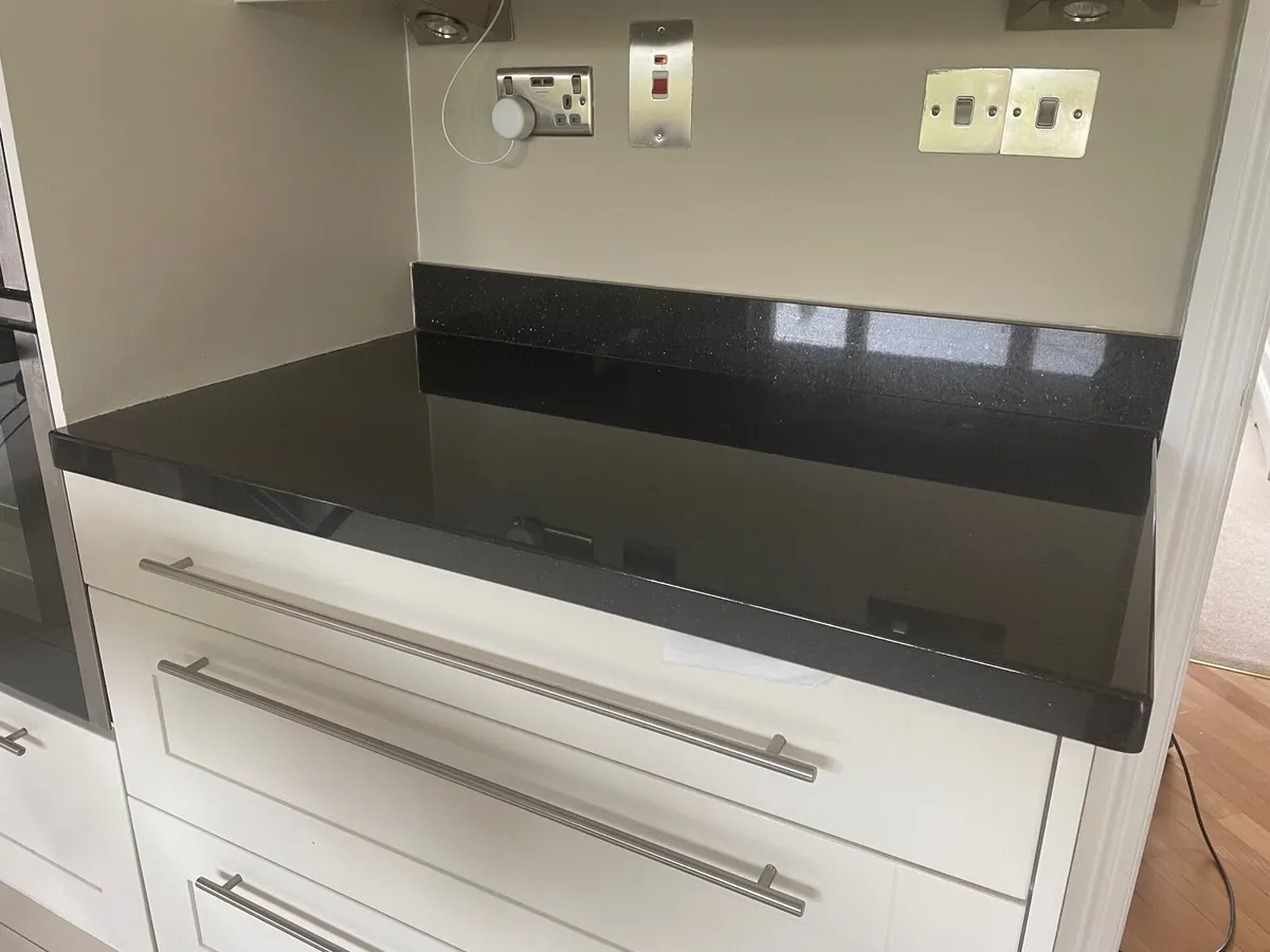 Granite worktop - Image 2