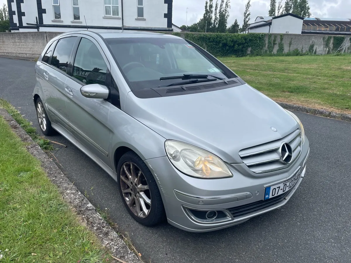 Mercedes Benz B150 - Image 2