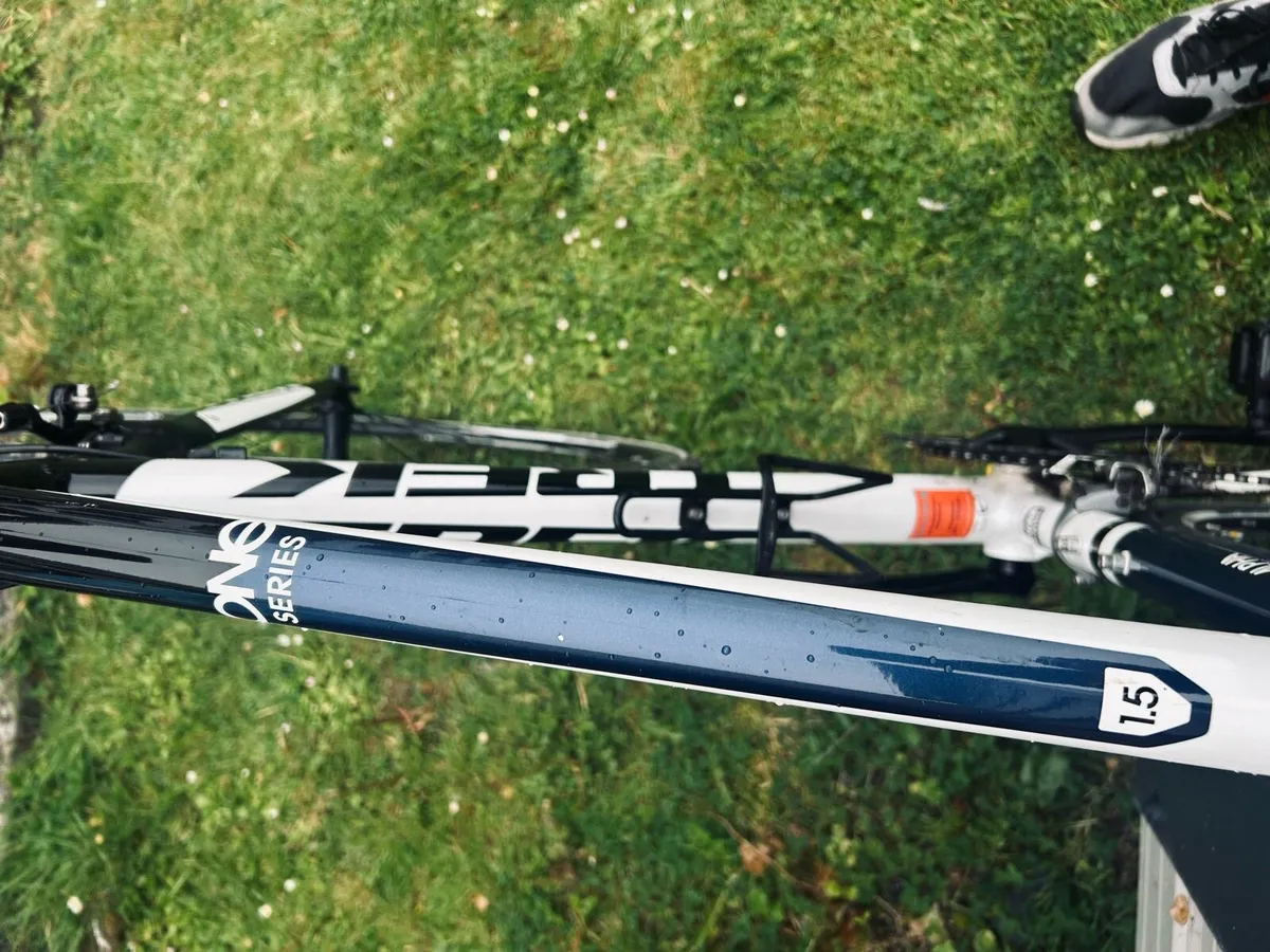Trek road bike - Image 3