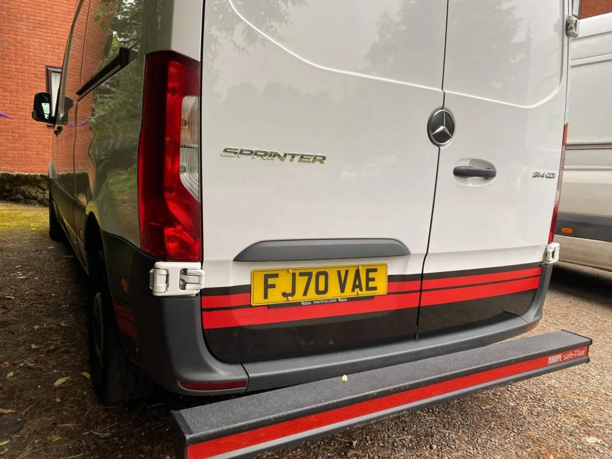 Mercedes-Benz Sprinter with split fridge - Image 4