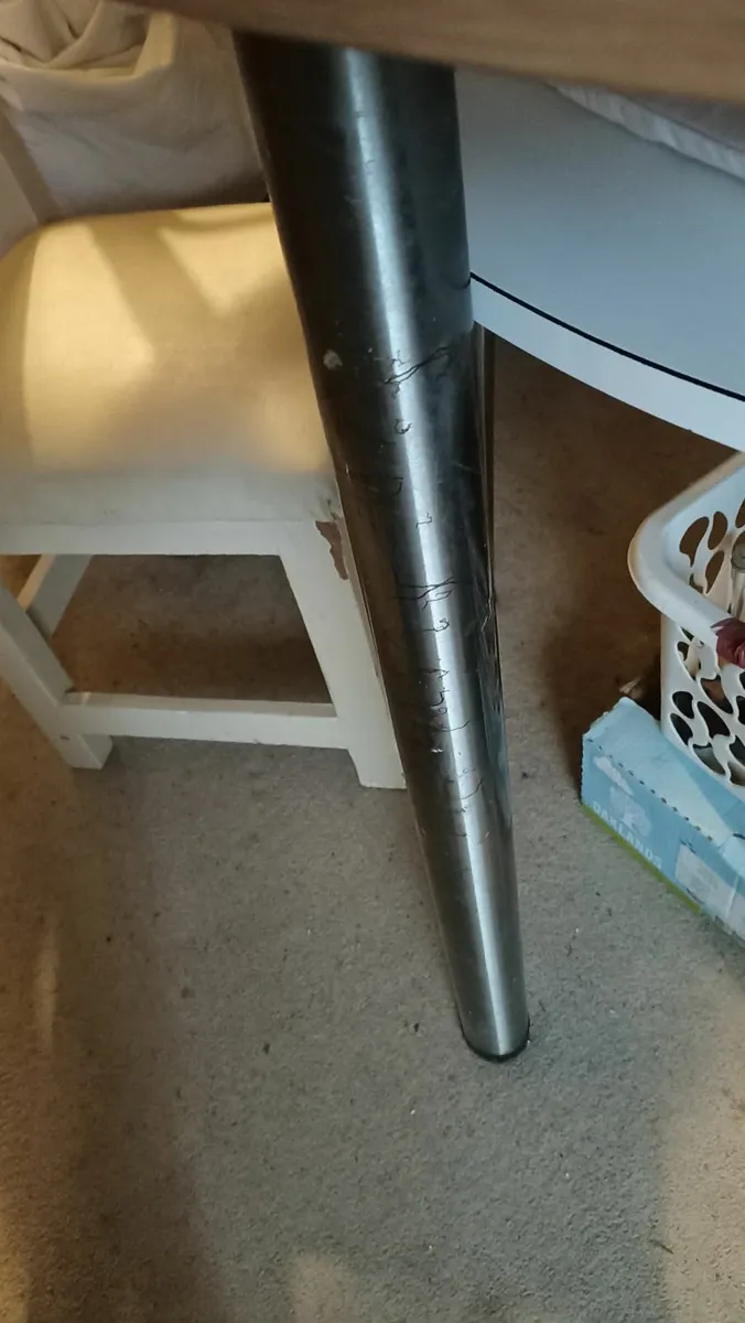 Semi-Circular Table - Image 4