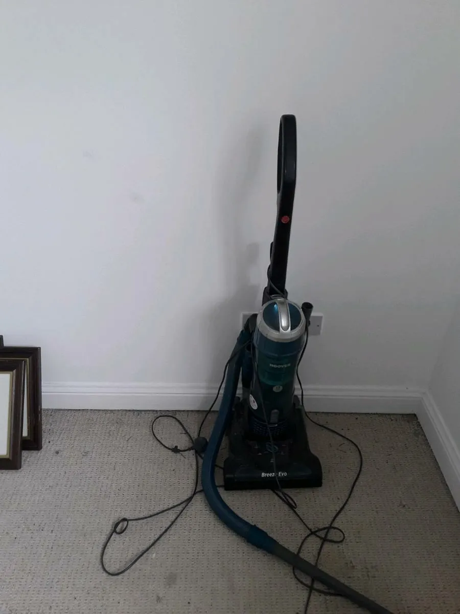 2 vacuum cleaners Hoover and morphy Richard's - Image 1