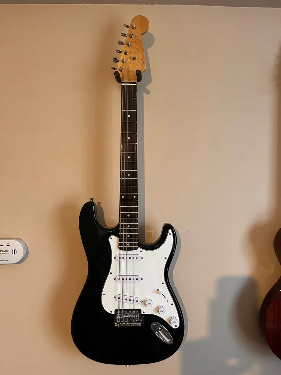 Strat Style Electric Guitar - Image 1