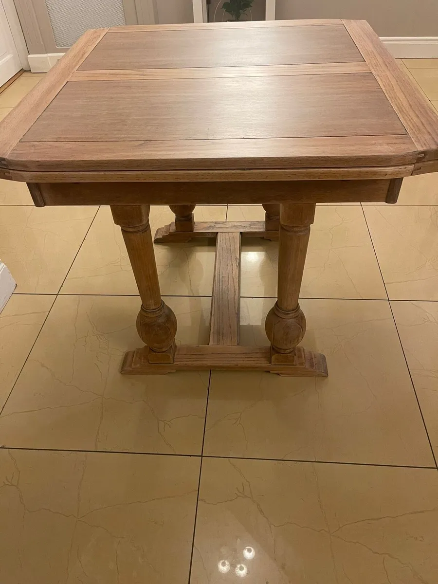 Solid oak Table - Image 4