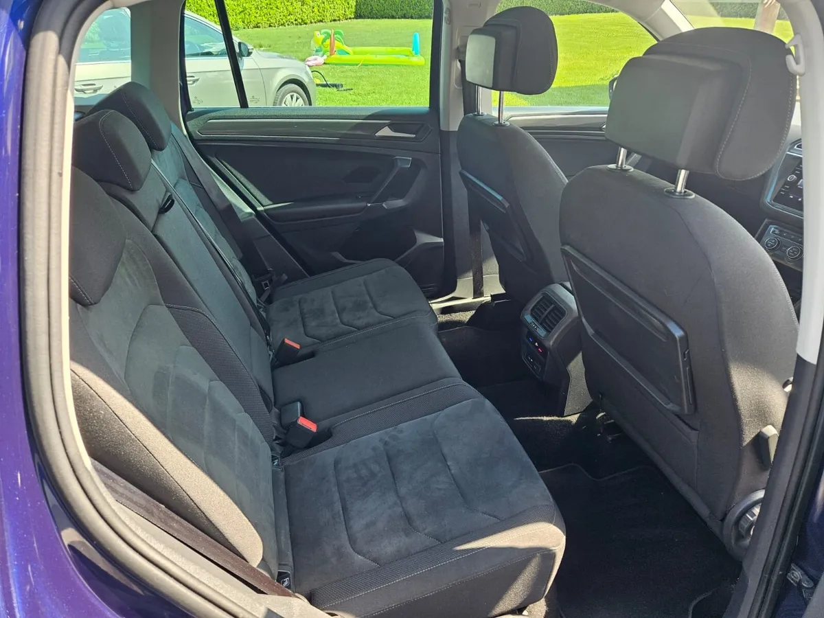 Car - Image 4