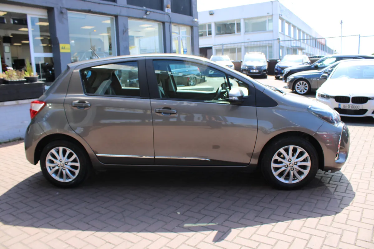TOYOTA YARIS 1.0 LUNA 5DR HATCHBACK ONLY 25,000KMS - Image 3