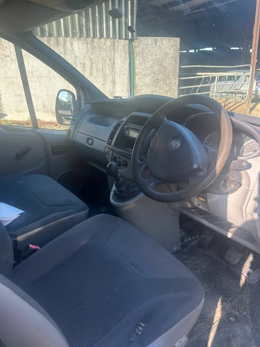 Vauxhall vivaro 2 litre van - Image 3