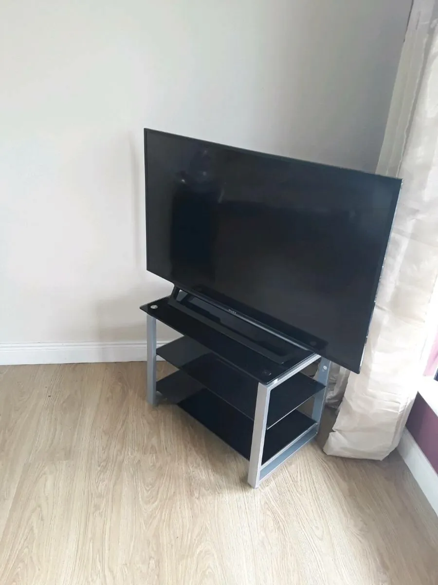 Sony 48 inch screen  TV - Image 1