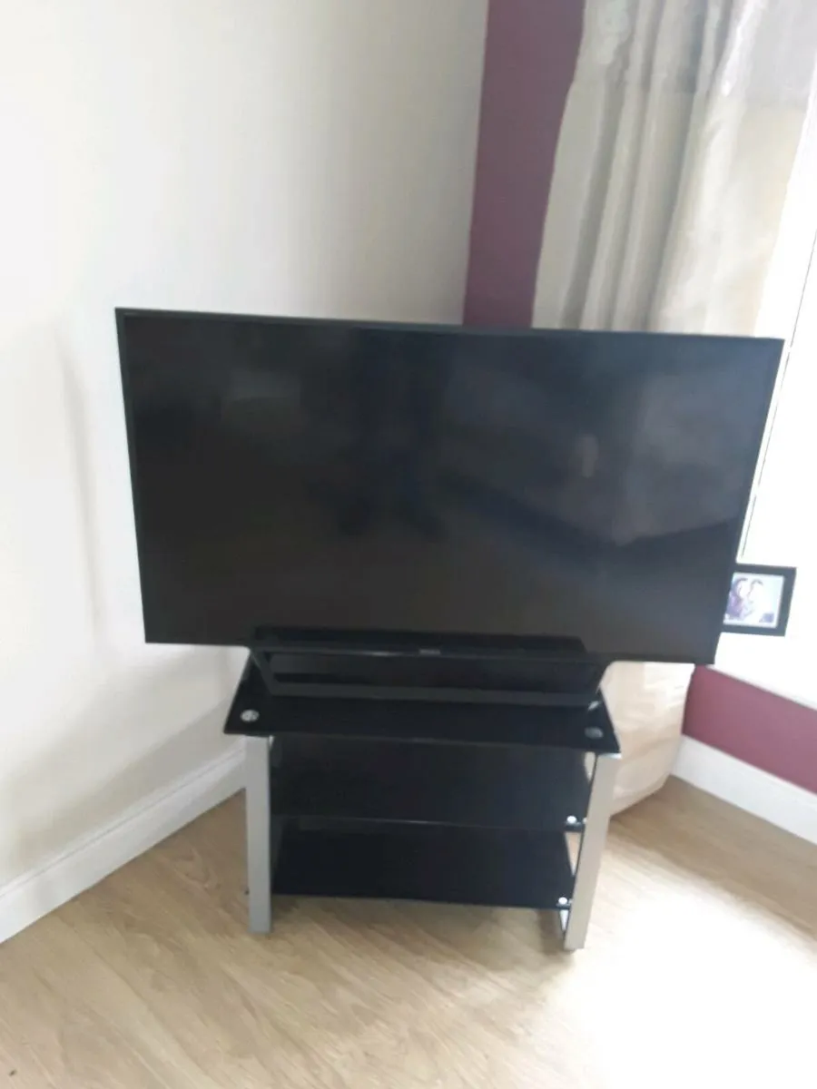 Sony 48 inch screen  TV - Image 2