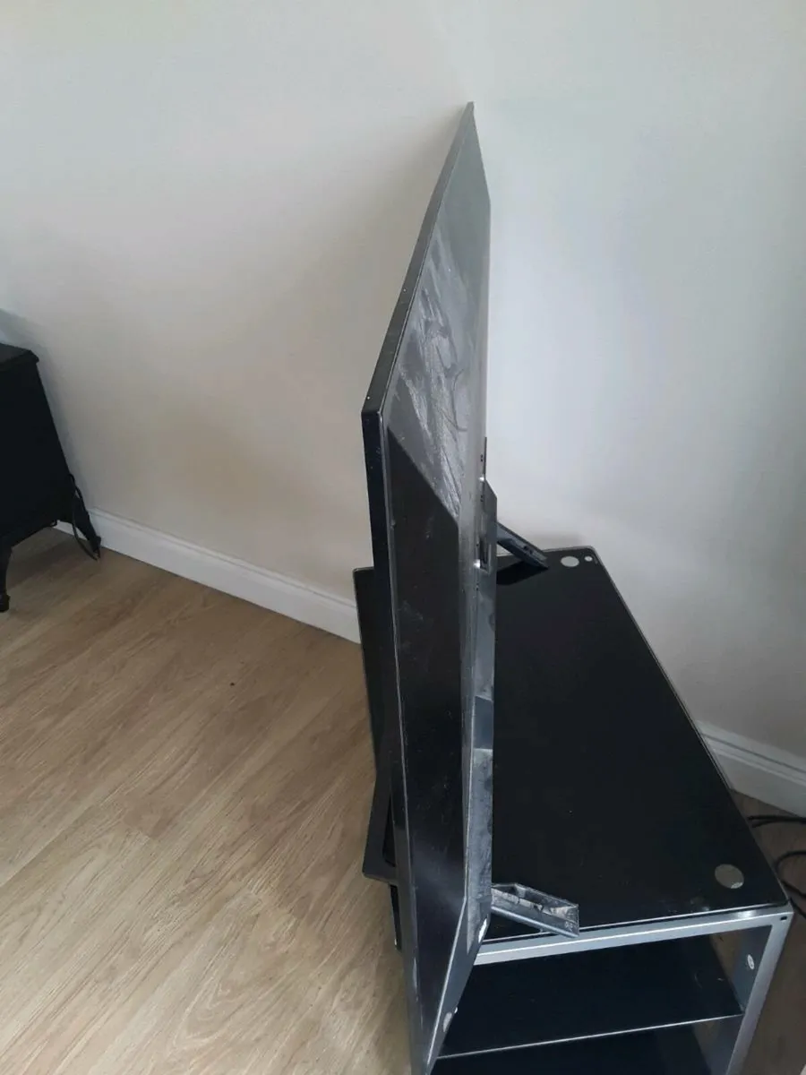Sony 48 inch screen  TV - Image 3